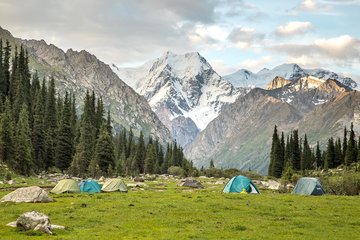 В походе в ущелье Джети-Огуз В походе в ущелье Джети-Огуз